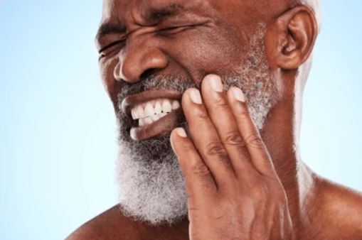 Sensação de dente crescido e com dor ao toque